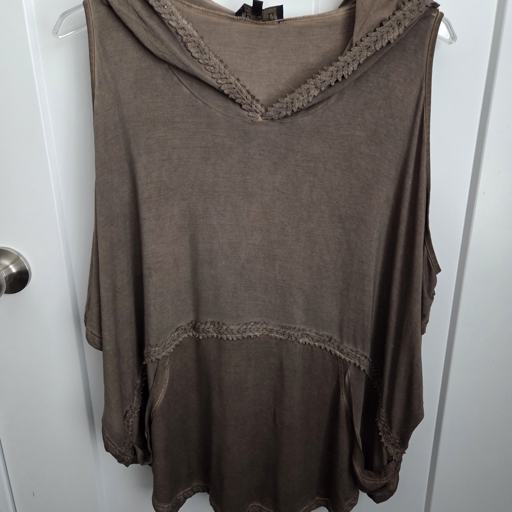 POL Women's Sleeveless Khaki Cold Shoulder Hooded Top